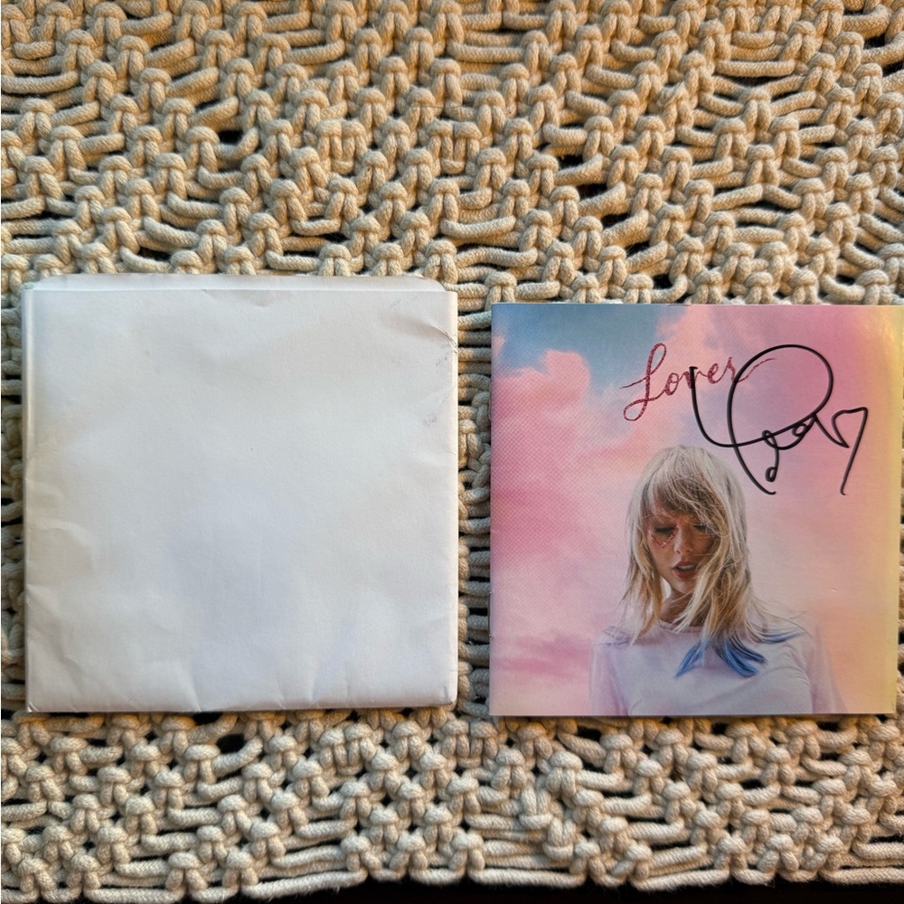 Taylor Swift Autographed CD lover booklet